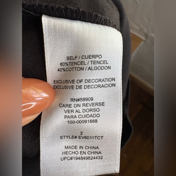 Every women’s black pleated dressy pants button detail pockets high waisted sz 2 - Picture 7 of 7